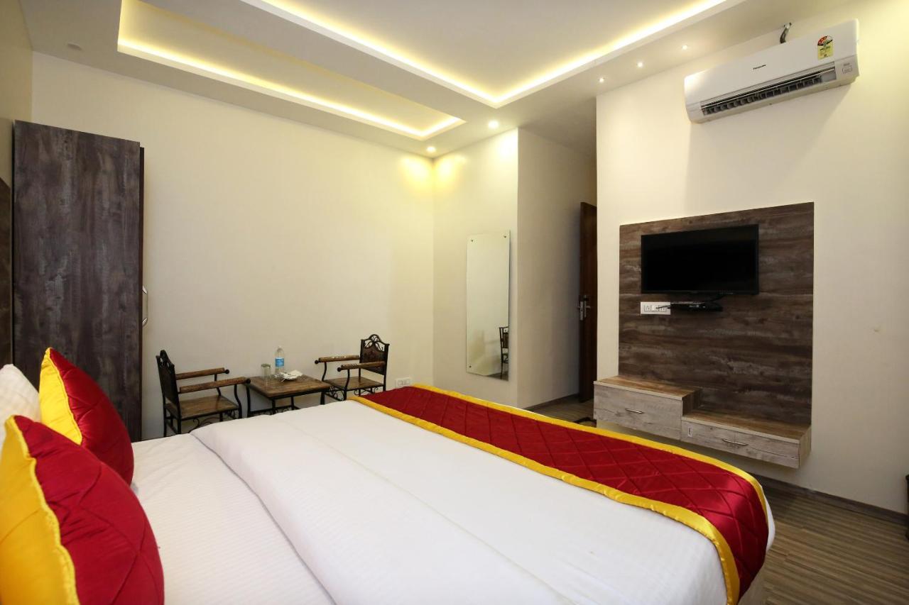 Oyo 9159 Hotel Royal Woodslark Zirakpur Exterior photo